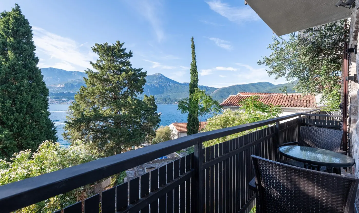 Deluxe Suite private terrace overlooking Boka Bay